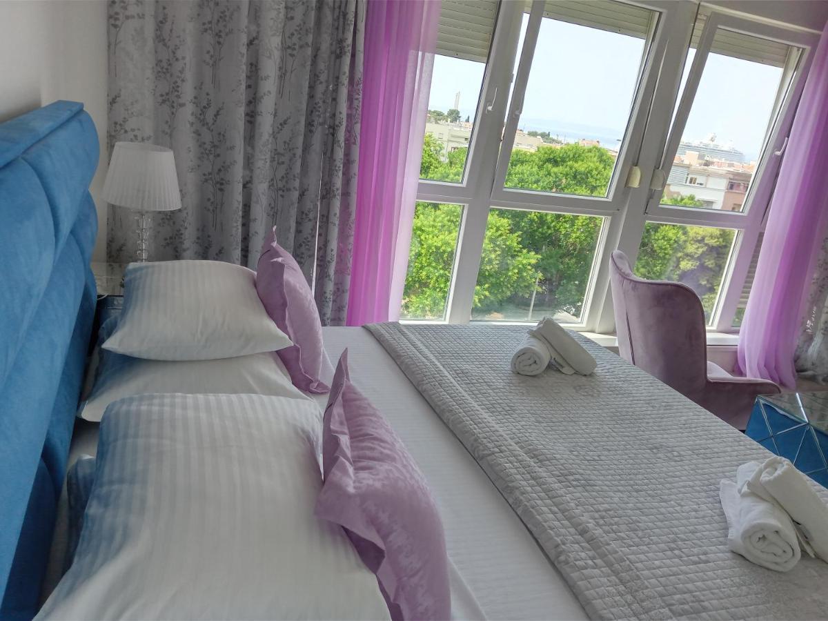 Downtown Luxury Apartment Emili Split Exterior photo