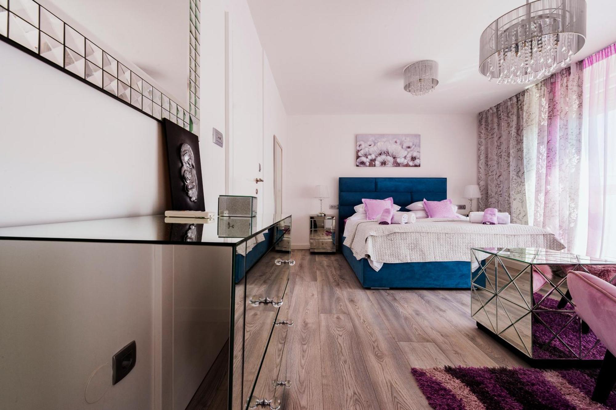 Downtown Luxury Apartment Emili Split Exterior photo